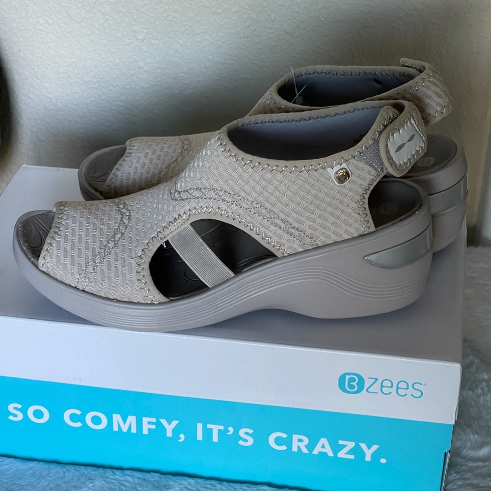 NWT, with box Bzees sandals. Beige color. Size 7